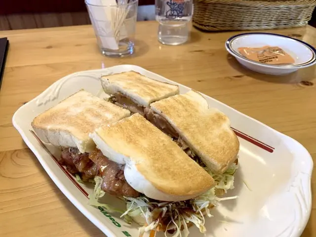 コメダ珈琲店のあみ焼きチキンホットサンド