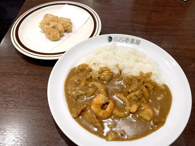 ココイチのシーフードカレーとチキン別皿