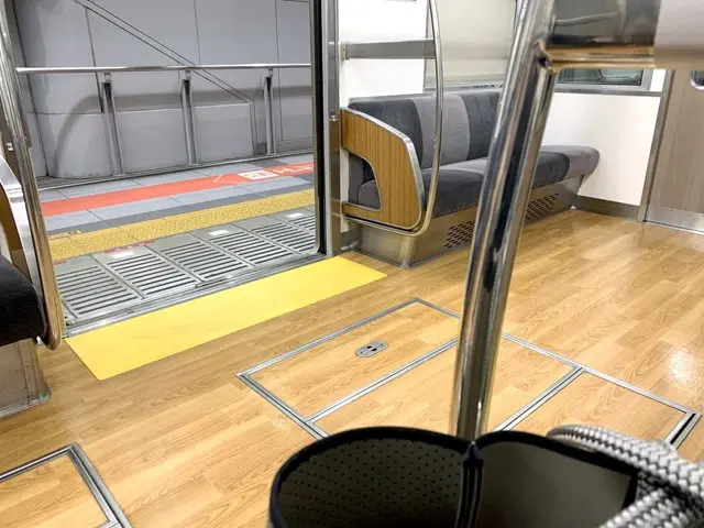 電車の車内