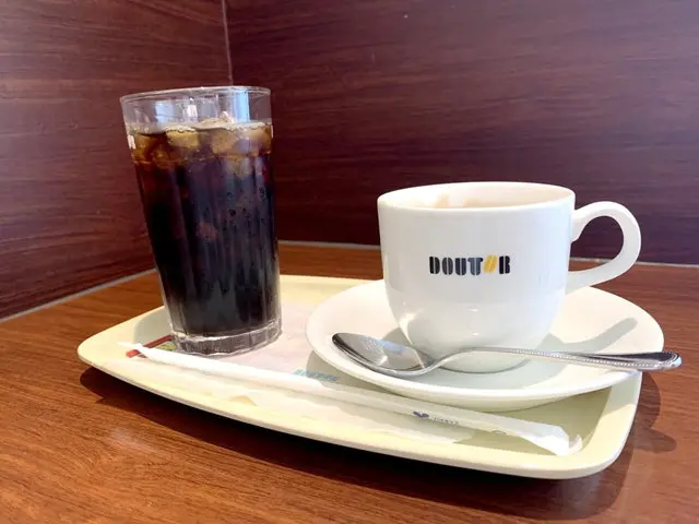 ドトールのホットコーヒーとアイスコーヒー