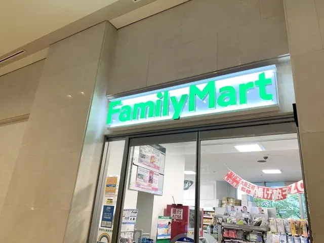 ファミリーマート店舗外観