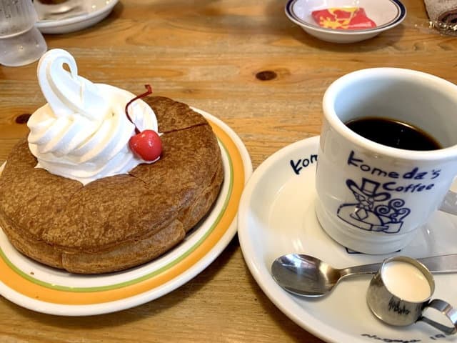 コメダ珈琲店のシロノワールとコーヒー