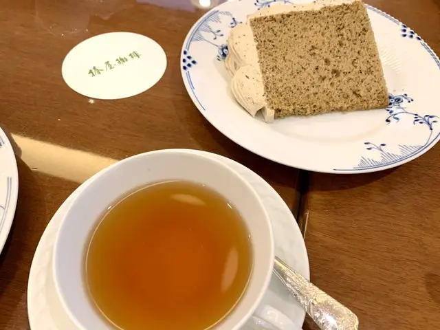 椿屋の紅茶シフォンケーキ